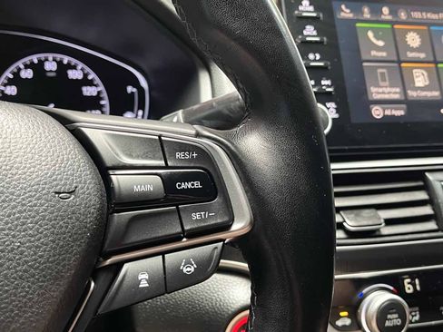 Used 2018 Honda Accord Sport image 12