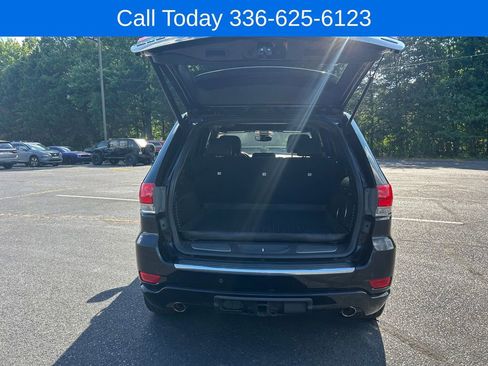 Used 2020 Jeep Grand Cherokee Overland AWD/4WD image 10