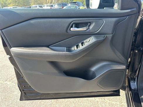 Used 2024 Nissan Rogue SV image 23