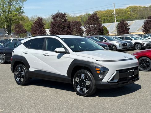 Used 2024 Hyundai Kona SEL AWD/4WD image 1