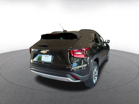 Used 2025 Chevrolet Trax LT FWD image 15