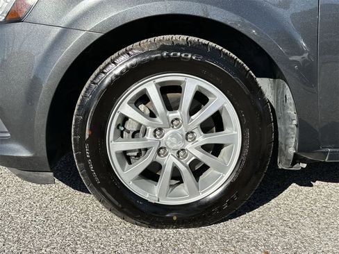 Used 2017 Chevrolet Sonic LT image 11