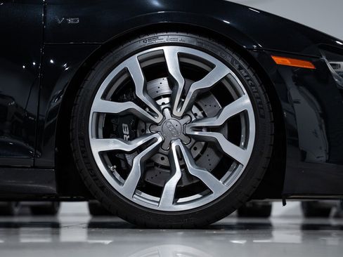 Used 2011 Audi R8 V10 AWD/4WD image 45