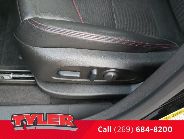 Used 2023 Chevrolet Equinox RS w/ RS Leather Package AWD/4WD image 21