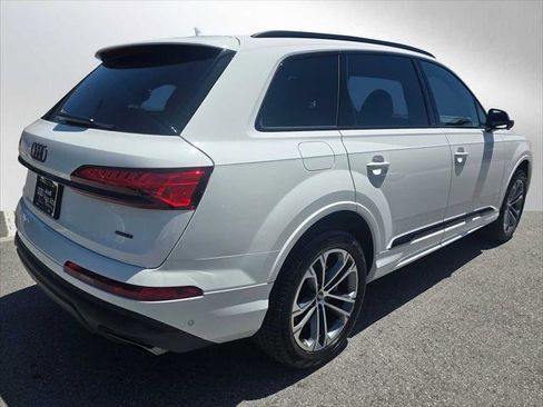 Used 2025 Audi Q7 2.0T Premium w/ Convenience Plus Package AWD/4WD image 3
