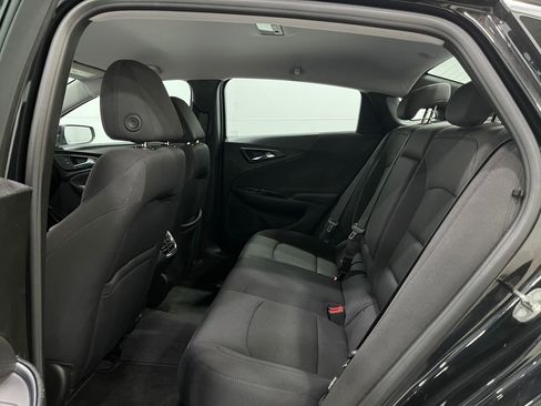 Used 2017 Chevrolet Malibu LT FWD image 28