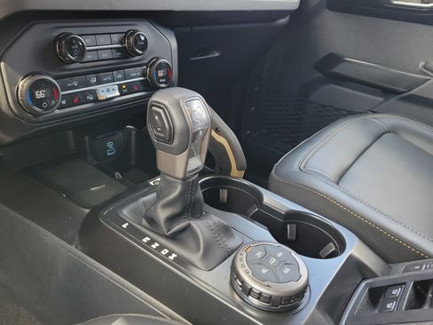 Used 2025 Ford Bronco Badlands AWD/4WD image 26