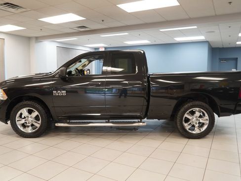 Used 2018 RAM 1500 Express w/ Express Value Package AWD/4WD image 2