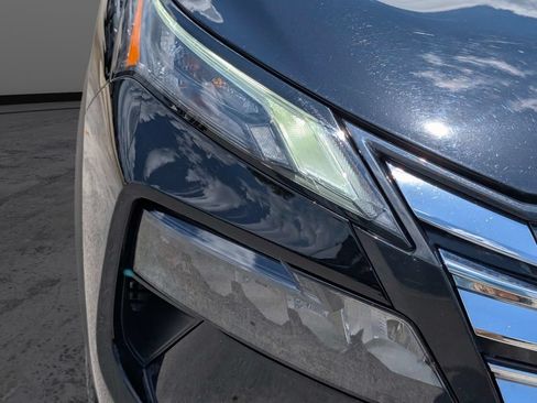 Used 2025 Nissan Rogue SV AWD/4WD image 5