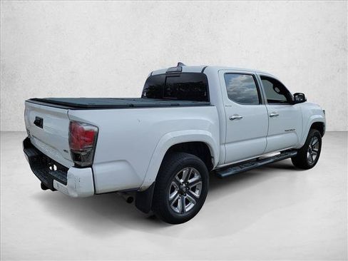 Used 2018 Toyota Tacoma Limited AWD/4WD image 5