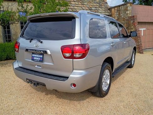 Used 2020 Toyota Sequoia SR5 RWD image 10