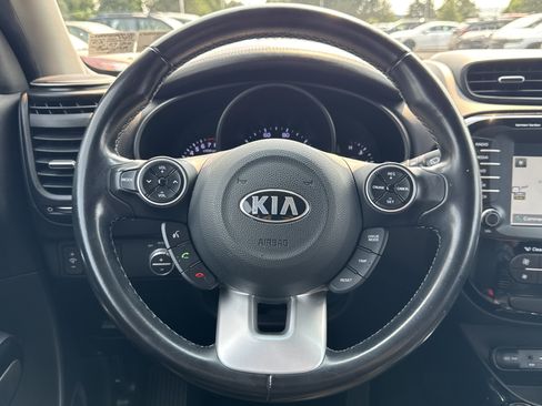 Used 2017 Kia Soul + w/ Audio Package FWD image 4