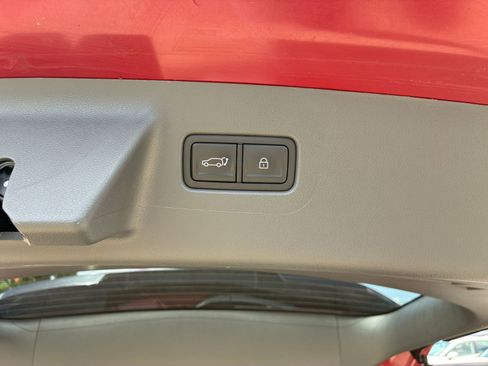 Used 2025 Hyundai Santa Fe SEL FWD image 19