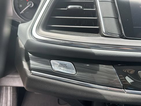 Certified 2024 Buick Enclave Essence FWD image 17