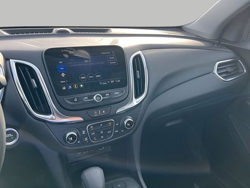 Used 2024 Chevrolet Equinox LT image 9