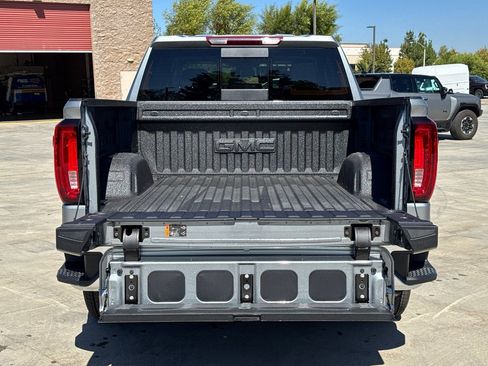 Used 2026 GMC Sierra 1500 SLT w/ SLT Premium Plus Package AWD/4WD image 8