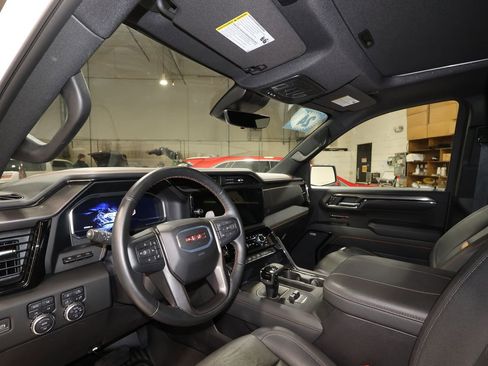 Certified 2024 GMC Sierra 1500 AT4 w/ Technology Package image 9