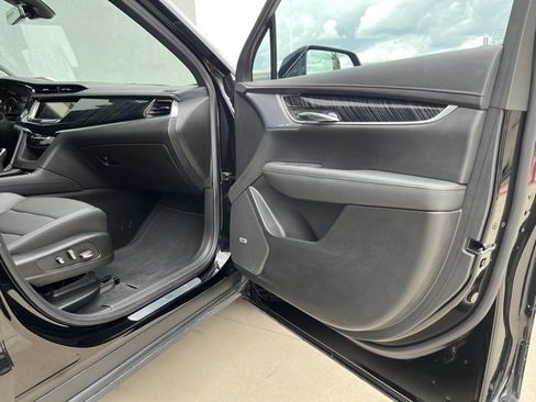 Certified 2025 Cadillac XT6 Premium Luxury image 24