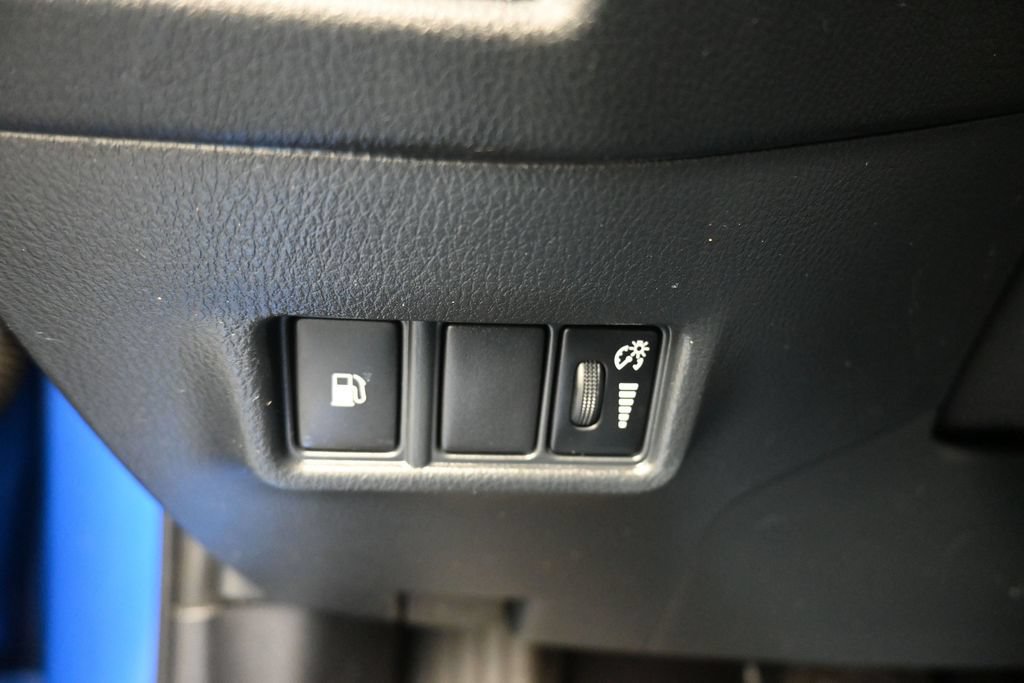 Used 2021 Toyota C-HR Limited FWD image 26