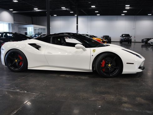 Used 2016 Ferrari 488 GTB RWD image 7