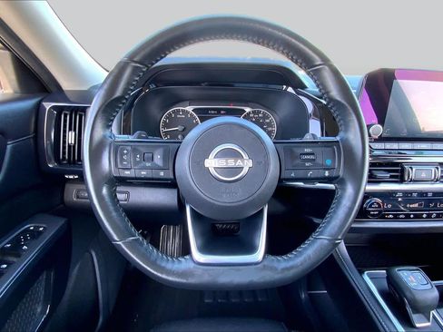 Used 2023 Nissan Pathfinder SV FWD image 6