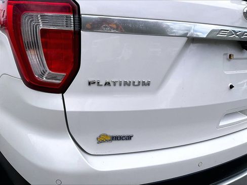 Used 2017 Ford Explorer Platinum AWD/4WD image 30