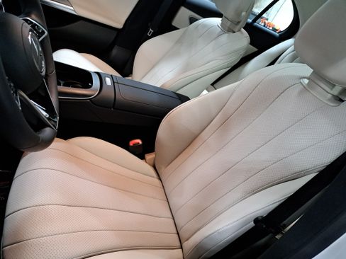 Used 2026 Mercedes-Benz E 350 4MATIC Sedan image 17