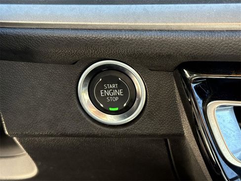 Used 2024 Chevrolet Traverse LT image 15