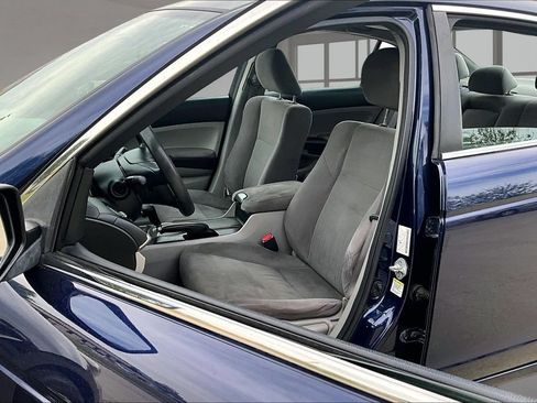 Used 2011 Honda Accord LX image 24