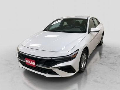 Certified 2025 Hyundai Elantra SE