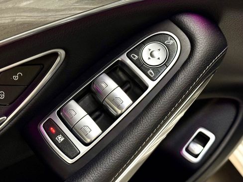 Used 2016 Mercedes-Benz S 550 Sedan w/ Premium Package image 13