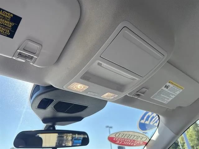 Used 2022 Ford Escape SE w/ Convenience Package FWD image 11