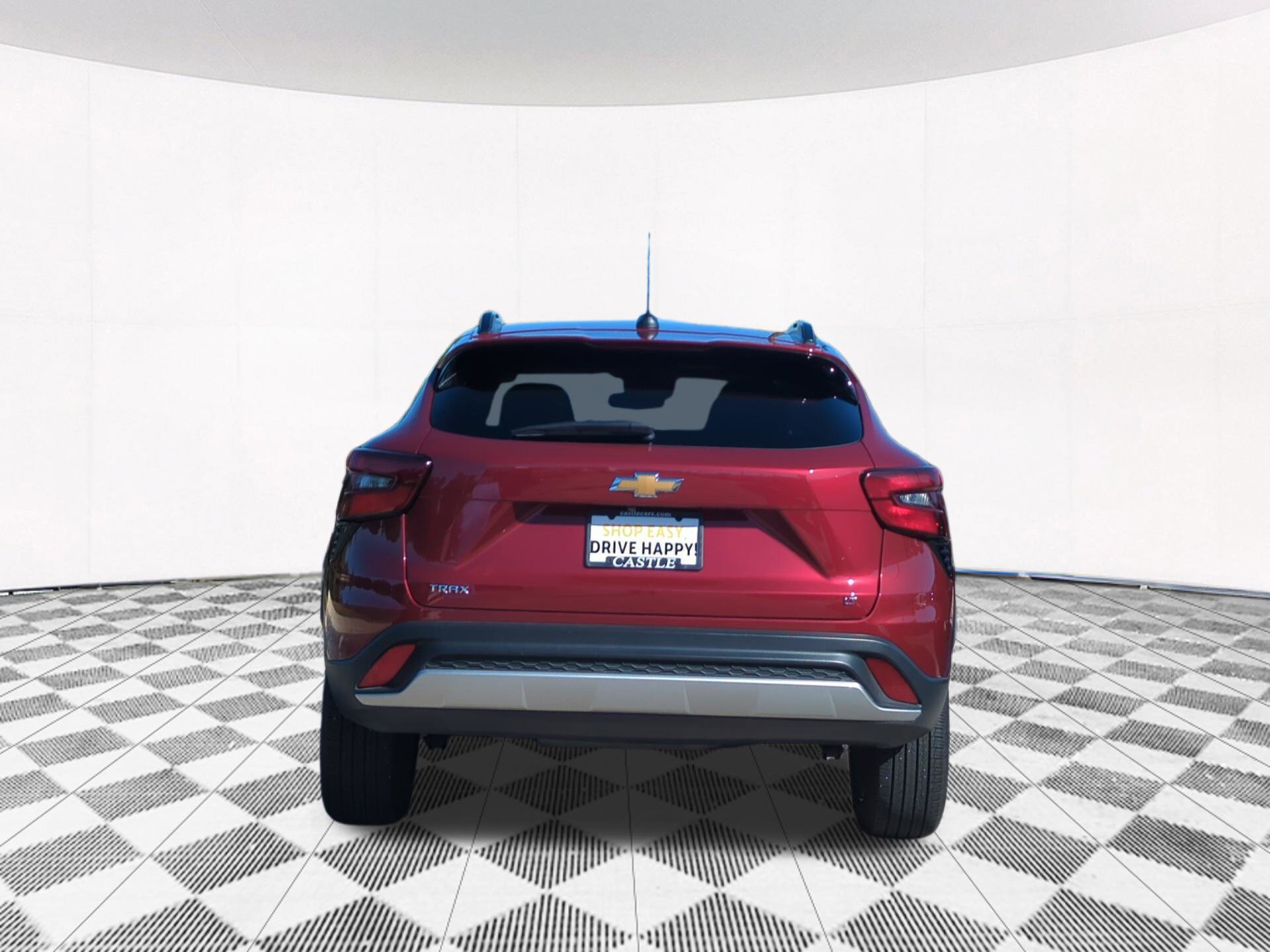 Used 2025 Chevrolet Trax LT FWD image 11
