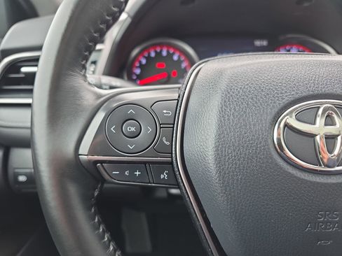 Used 2021 Toyota Camry XSE image 16