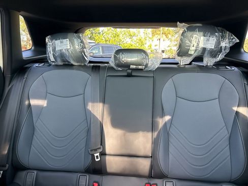 New 2026 Volkswagen Tiguan SE R-Line FWD image 14