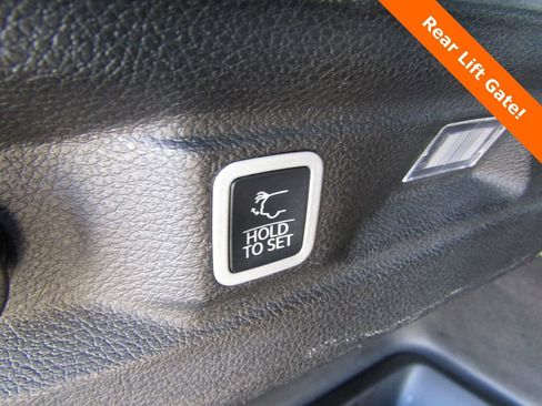 Used 2024 Jeep Grand Cherokee L Limited w/ Luxury Tech Group II image 24