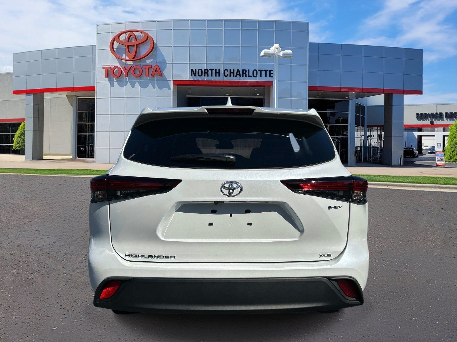 Used 2026 Toyota Highlander XLE AWD/4WD image 5