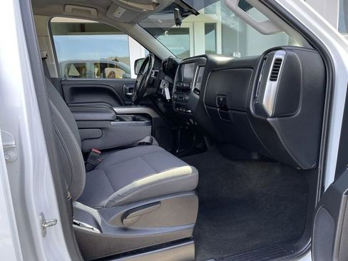 Used 2018 Chevrolet Silverado 1500 LT image 18