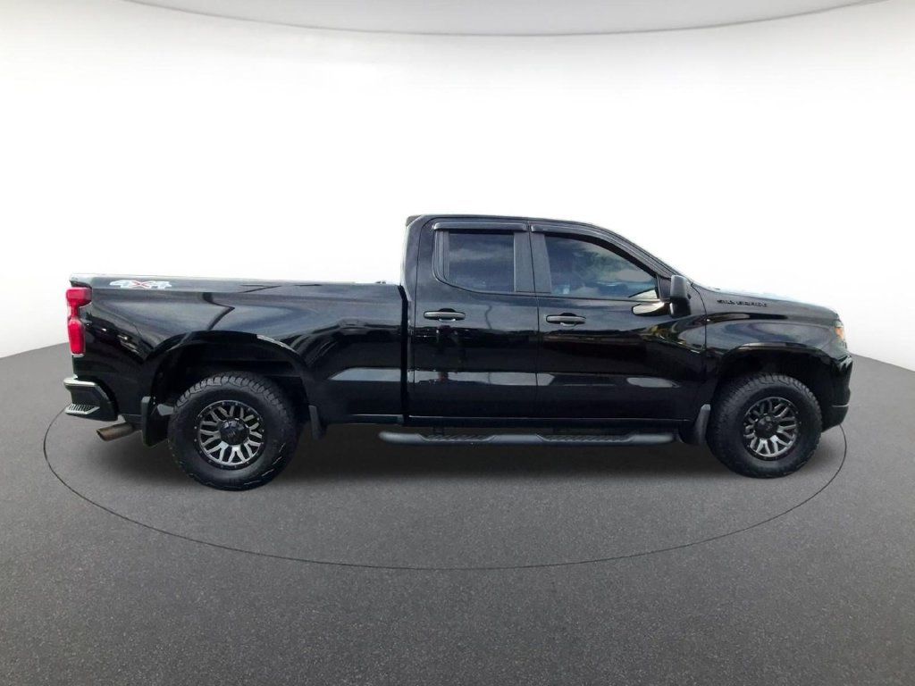 Used 2023 Chevrolet Silverado 1500 W/T w/ WT Value Package AWD/4WD image 4