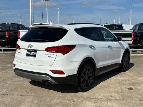 Used 2018 Hyundai Santa Fe Sport image 3
