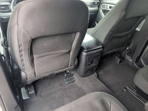 Used 2023 Ford Explorer XLT AWD/4WD image 26
