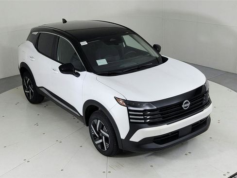 Used 2025 Nissan Kicks SV image 14