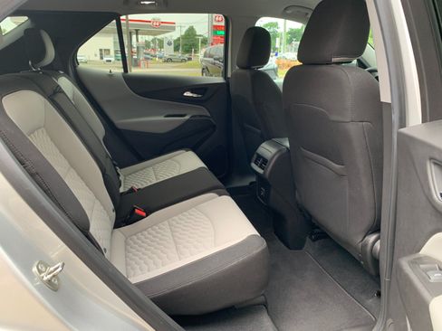 Used 2019 Chevrolet Equinox LS w/ LS Convenience Package AWD/4WD image 32