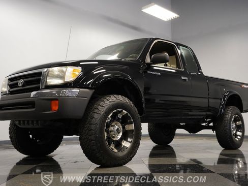 Used 1998 Toyota Tacoma 4x4 w/ SR5 Package image 21