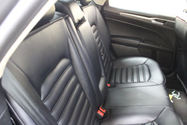 Used 2020 Ford Fusion SEL FWD image 9