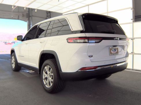 Used 2023 Jeep Grand Cherokee Limited RWD image 4