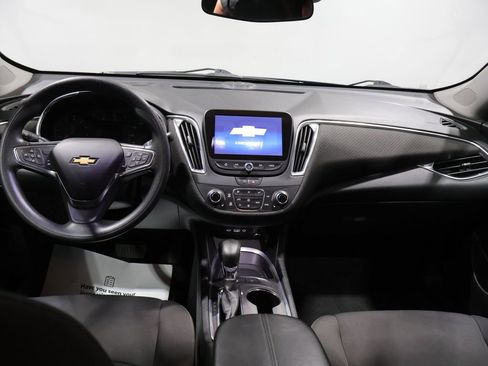 Used 2021 Chevrolet Malibu LT FWD image 17