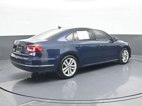 Used 2019 Volkswagen Passat 2.0T Wolfsburg image 6