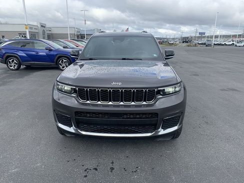 Used 2024 Jeep Grand Cherokee L Limited image 3