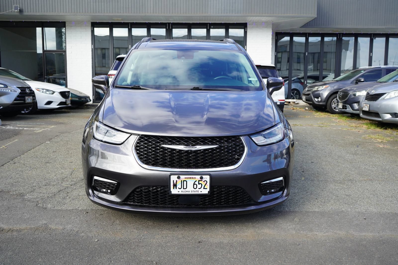 Used 2022 Chrysler Pacifica Touring-L FWD image 4
